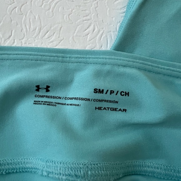 Under Armour HeatGear Shine Graphic Crop Leggings - Picture 3 of 3